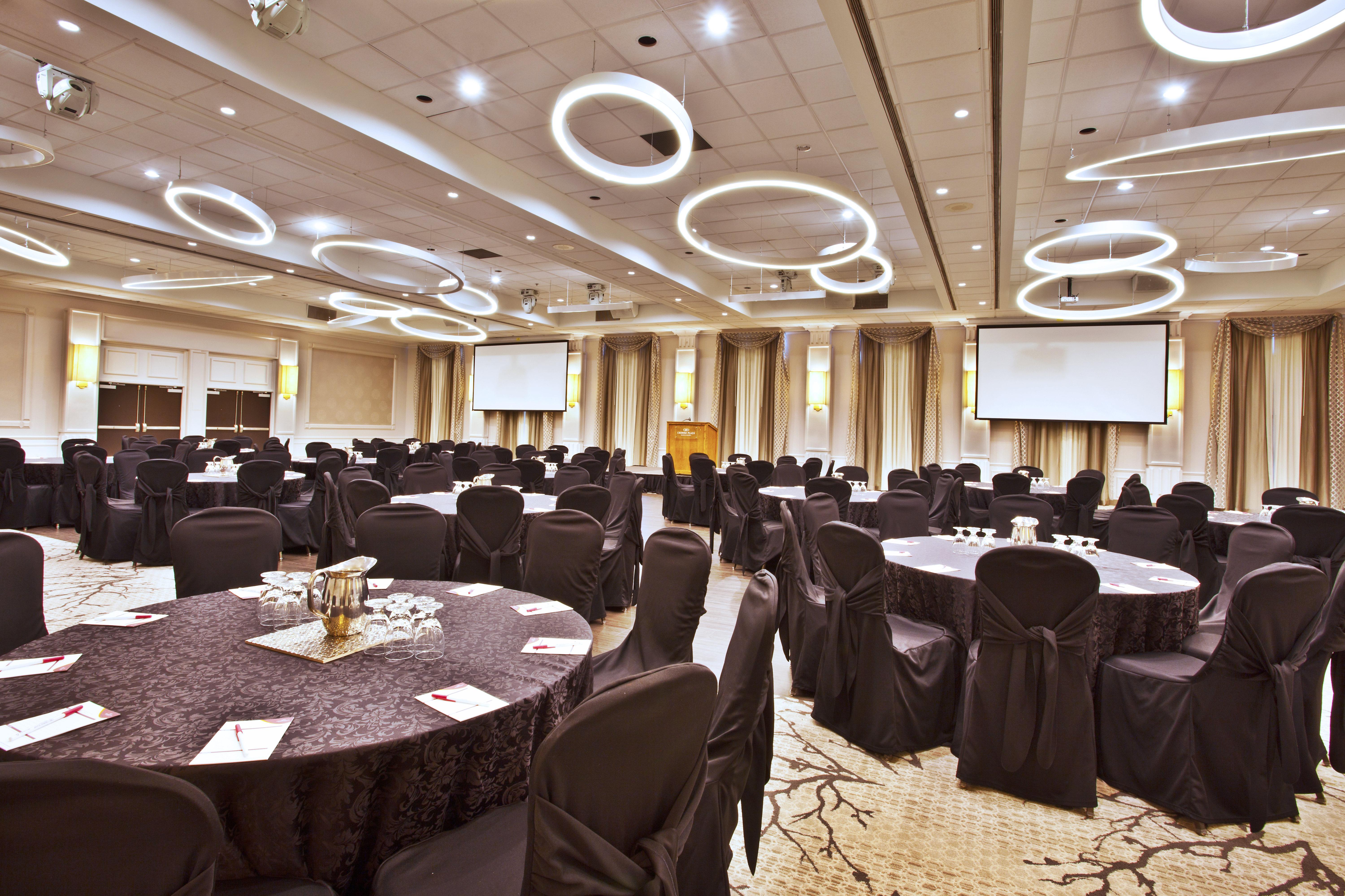 Hotel Crowne Plaza Kitchener-Waterloo By Ihg Esterno foto
