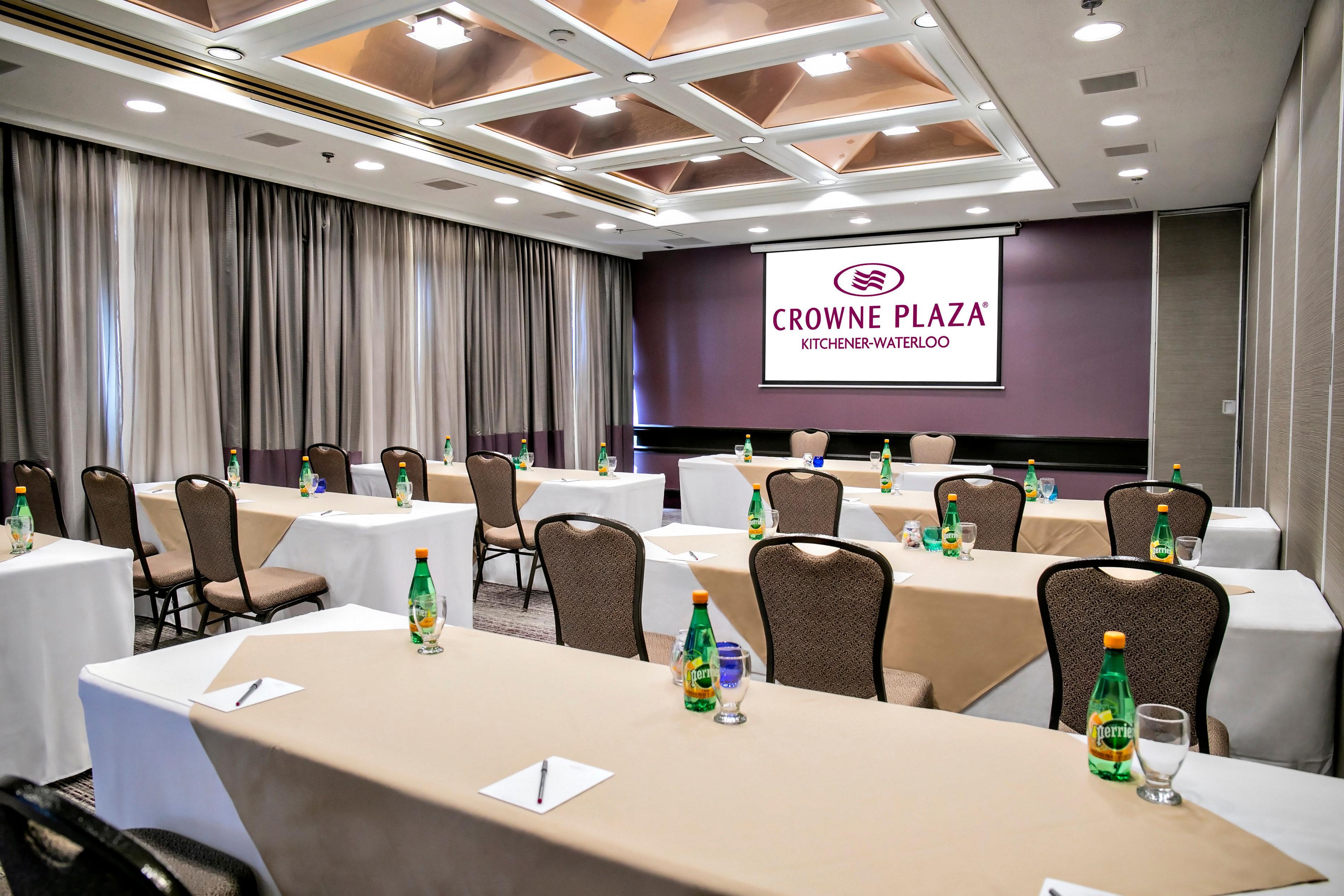Hotel Crowne Plaza Kitchener-Waterloo By Ihg Esterno foto