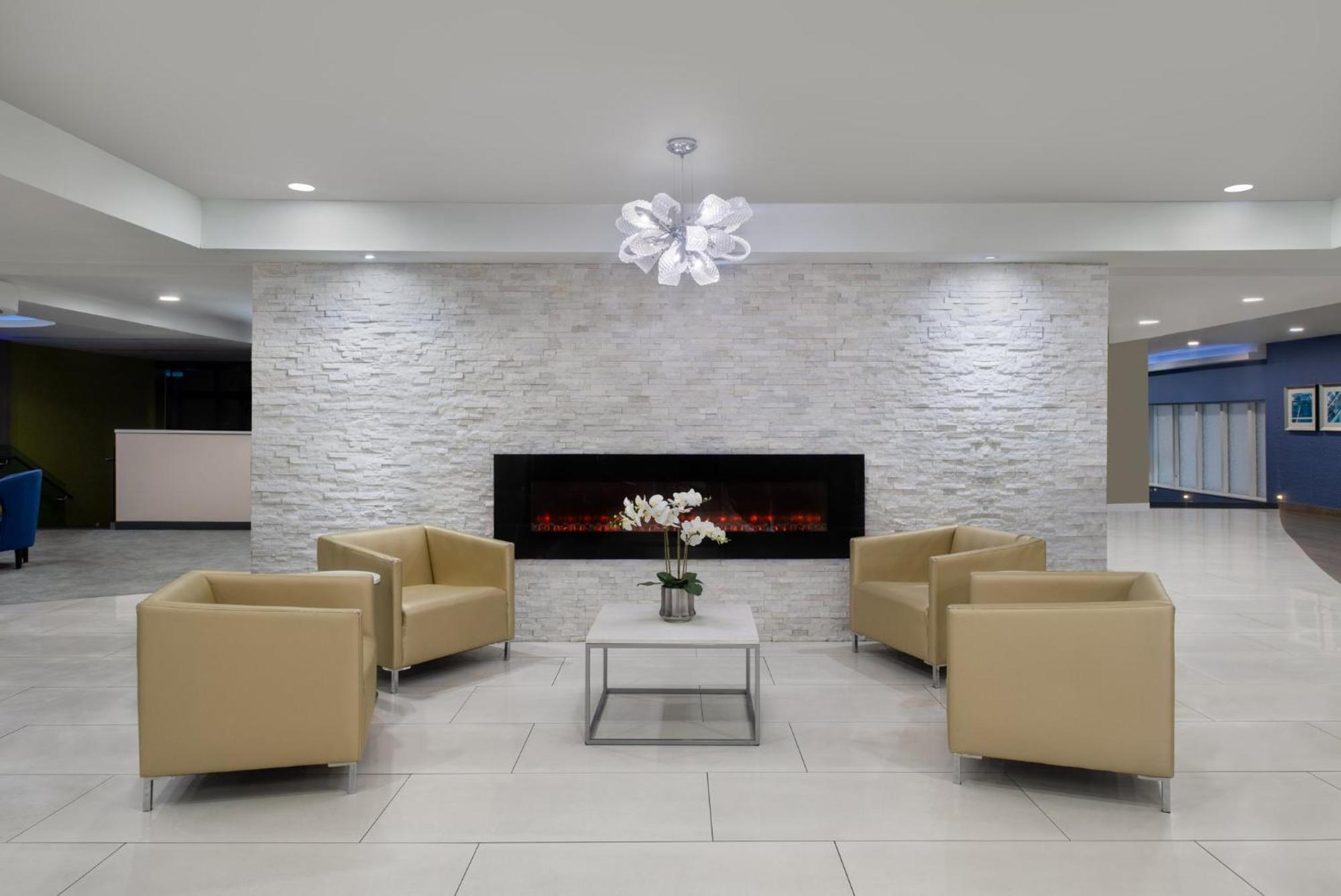 Hotel Crowne Plaza Kitchener-Waterloo By Ihg Esterno foto