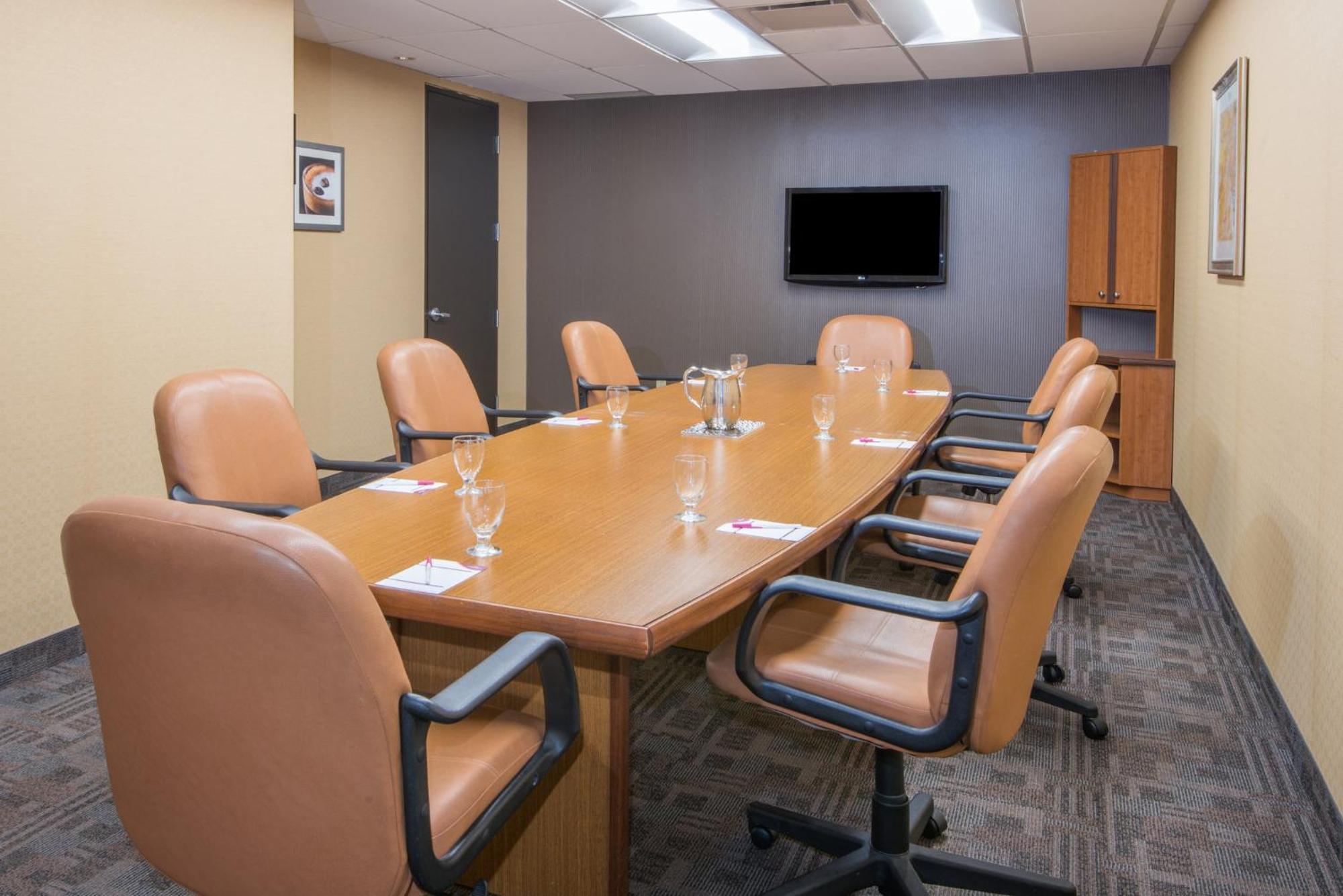 Hotel Crowne Plaza Kitchener-Waterloo By Ihg Esterno foto